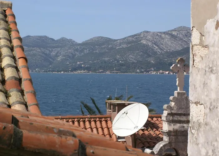 Apartment By The Sea - 4450 *