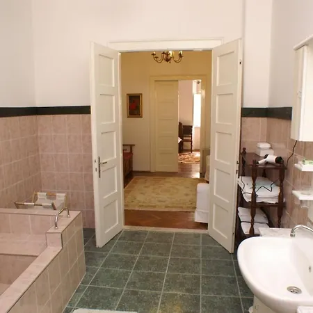 By The Sea - 4450 Korčula