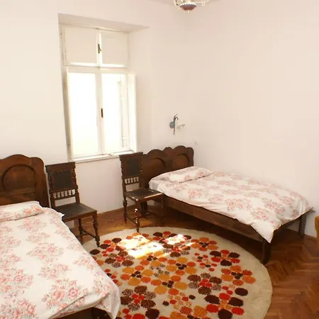 Appartement By The Sea - 4450 *