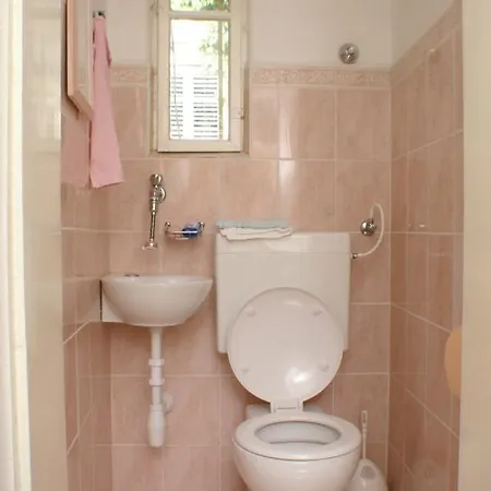 Appartement By The Sea - 4450 *